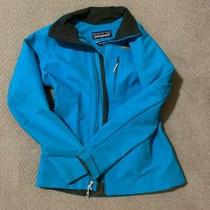 Patagonia blue soft shell jacket in women’s XS